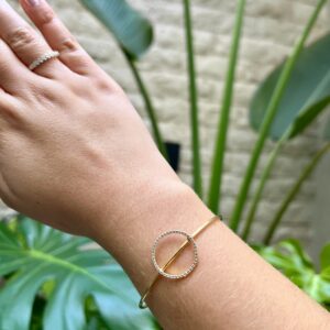 Bracelete com Detalhe Circular