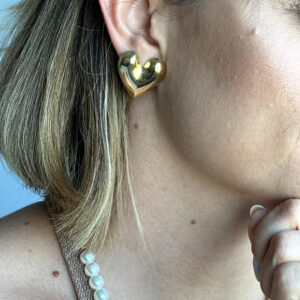 Brinco coração martelado