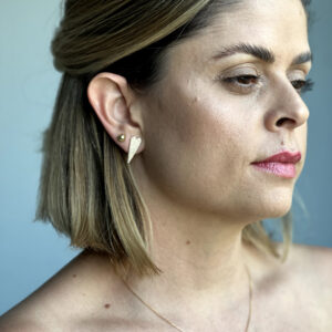 Brinco Coração Esticado Cravejado